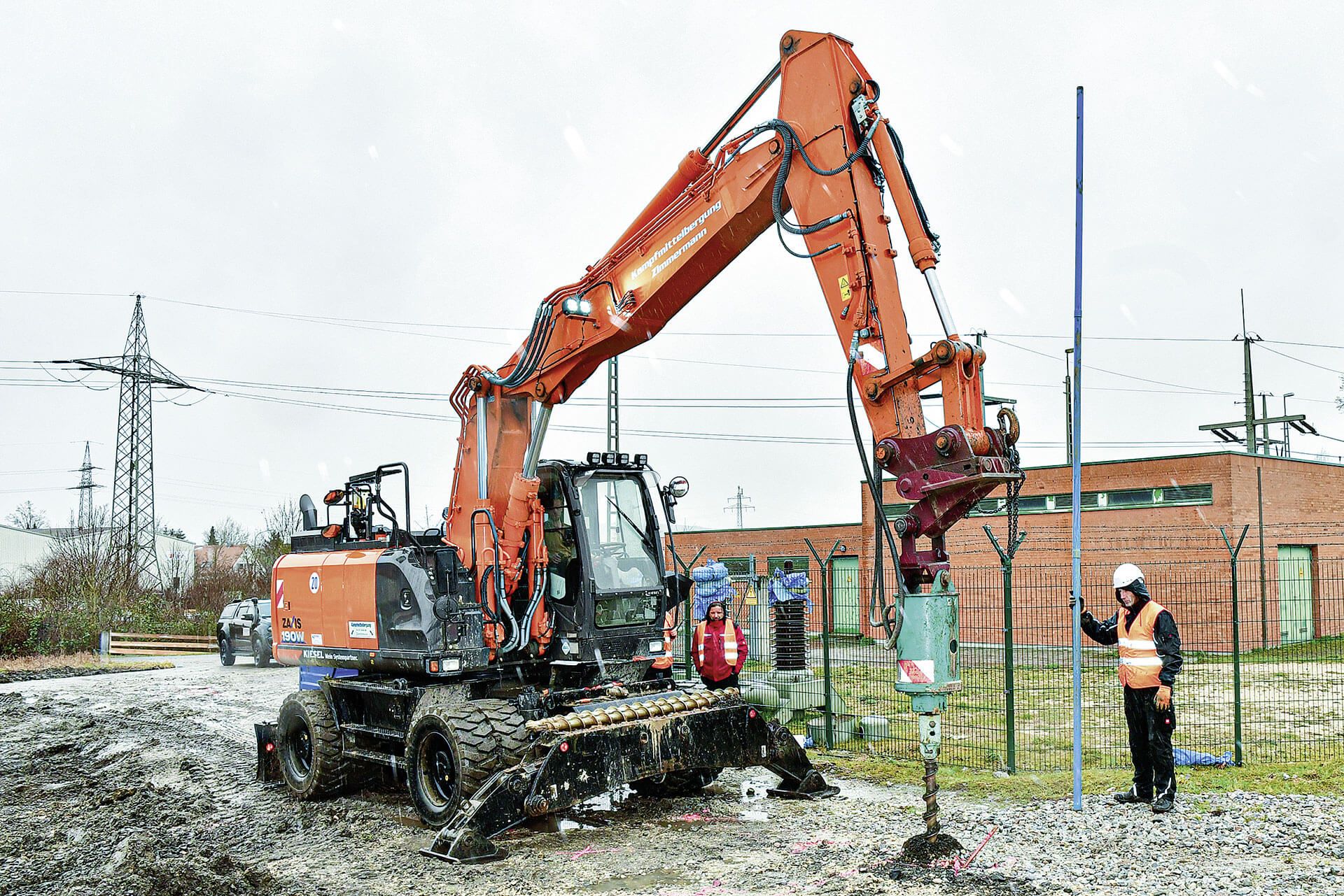 Read more about the article Hitachi schlägt sich bombig