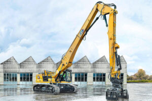 Read more about the article Hoch hinaus:  Abbruchbagger  Cat 340 UHD