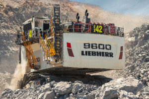 Liebherr-Bagger bei der Arbeit im Bergbau