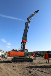 Coreum Praxistage: der Hitachi-Abbruchbagger KMC