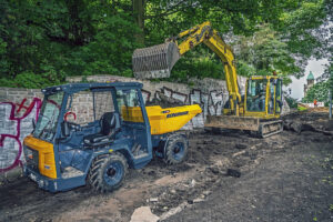 Der Bergmann C804e Elektro-Dumper bei der Arbeit im Alten Elbpark.