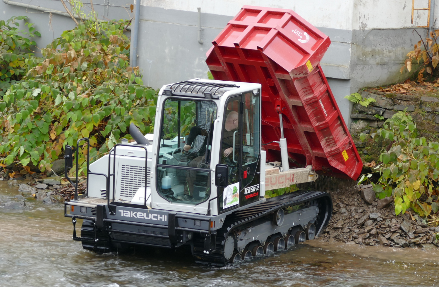 Read more about the article Voller Einsatz: Takeuchi Dumper