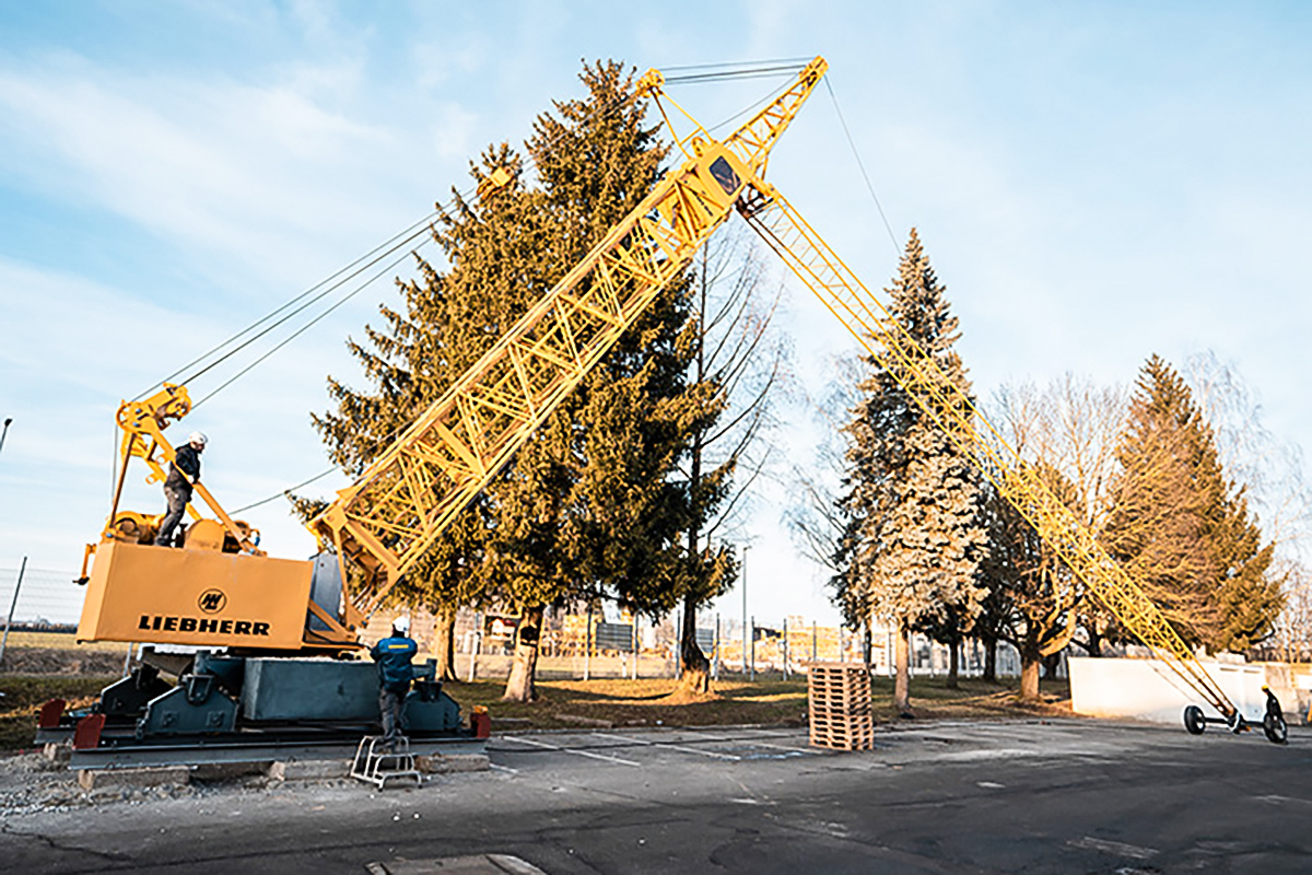 Read more about the article Historischer Liebherr Turmdrehkran kehrt zurück