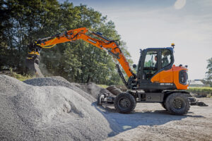 Der Doosan DX100W-7 im Einsatz. 