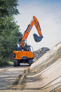 Der neue Doosan DX140LCR-7 mit reduziertem Heckschwenkradius 