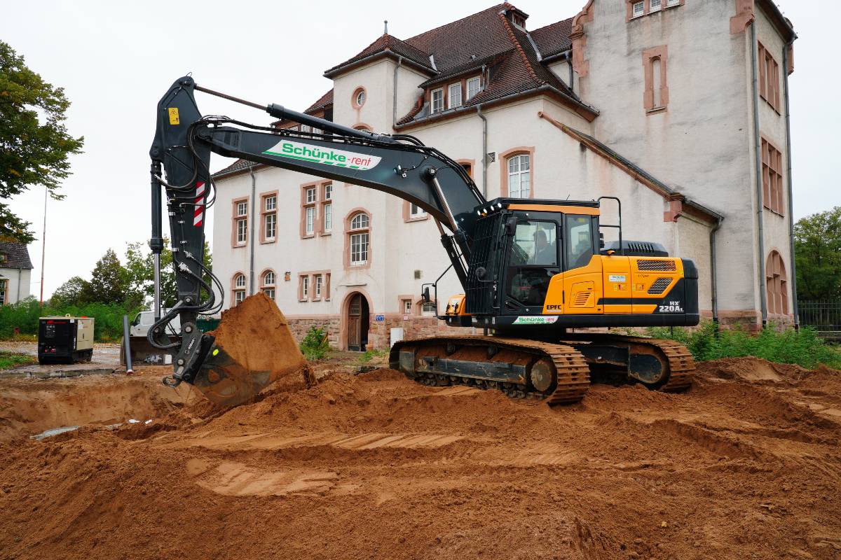 Read more about the article Hyundai Kettenbagger: Einsatz an der Großbaustelle