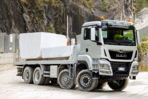 MAN Lkw mit Ladung