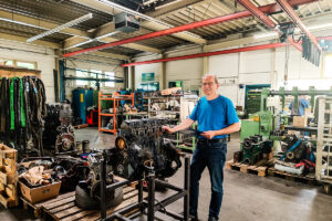 Read more about the article Henze hält Motoren am Laufen