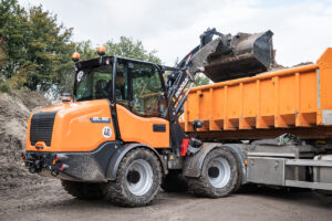 Doosan Radlader DL 80 im Einsatz