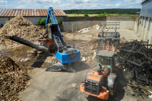 Fuchs Bagger und Hitachi Radlader im Einsatz bei Becker Umweltdienste