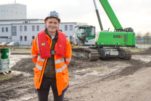 Zwei Raupen-Teleskopkrane von Sennebogen unterstützen anspruchsvolles Hafenbauprojekt in Straubing