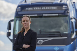 Volvo Trucks testet wasserstoffbetriebene Elektro-Lkw auf öffentlichen Straßen