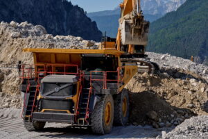 Volvo R100E mit Allison 9610 Offroad-Getriebe bei Deisl-Beton