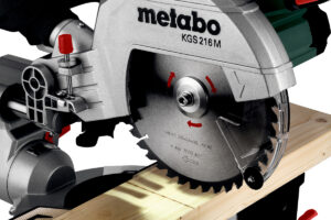 Metabo bringt drei akkubetriebene Kapp- und Gehrungssägen sowie vier Netzmaschinen auf den Markt