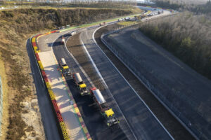 Wirtgen Group Maschinen erstellen neue Deckschicht auf dem Circuit de Spa-Francorchamps 