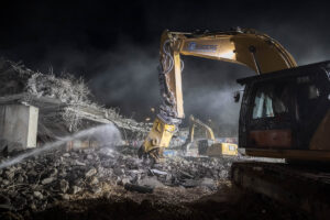 Bauarbeiten an der A7 in Hamburg mit Cat Baumaschinen