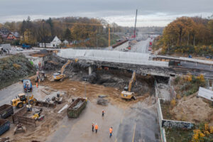 Bauarbeiten an der A7 in Hamburg mit Cat Baumaschinen