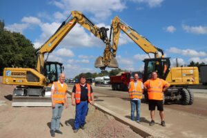 Bauarbeiten an der A7 in Hamburg mit Cat Baumaschinen