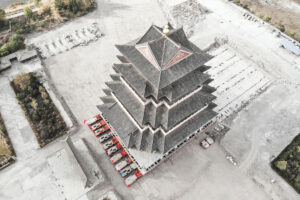 Historisches Gebäude mit 10.000 Tonnen Gewicht reist 600 Meter auf TII Scheuerle SPMT in China