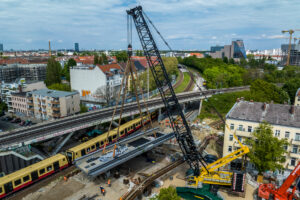 Liebherr LR 1800-1.0 im Einsatz in Berlin