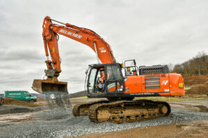 Hitachi ZX250 und ZX350 von Kiesel im Einsatz bei Reuscher