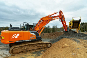 Hitachi ZX250 und ZX350 von Kiesel im Einsatz bei Reuscher