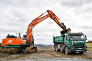 Hitachi ZX250 und ZX350 von Kiesel im Einsatz bei Reuscher