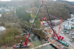 Liebherr Mobilkrane LTM 1650-8.1 und LTM 1450-8.1 bei Brückenerneuerung