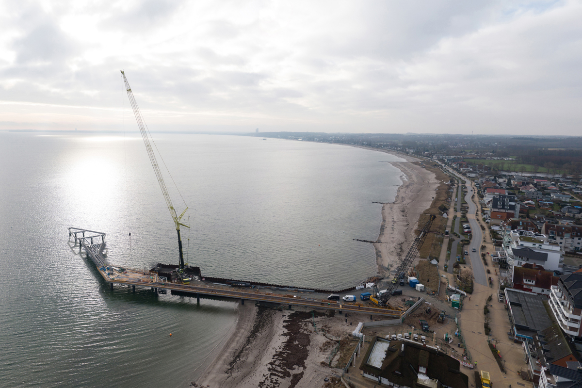 You are currently viewing LTM 1300-6.2 beim Bau einer Seebrücke