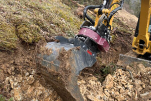 Holp RotoTop am Kompaktbagger CAT302 CR 