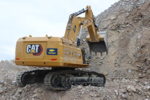 Kettenbagger Cat 395 im Steinbruch Pronat Preg