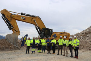 Kettenbagger Cat 395 im Steinbruch Pronat Preg 
