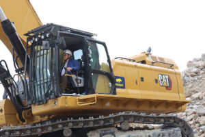 Kettenbagger Cat 395 im Steinbruch Pronat Preg 