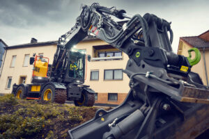 Volvo CE Kurzheck-Mobilbagger EWR150 und EWR170