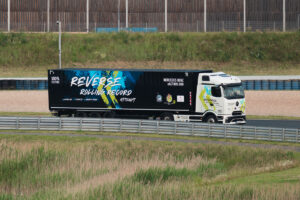 Mercedes-Benz eActros 600 Weltrekord im Rückwärtsfahren