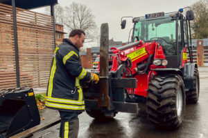 Teleradlader Schäffer 6680 T bei der Feuerwehr Lippstadt