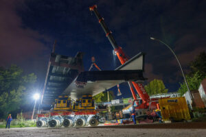 Cometto SPMT-Einheiten in Kombination mit hydraulischen Jack-Up-Systemen im Einsatz in Hamburg