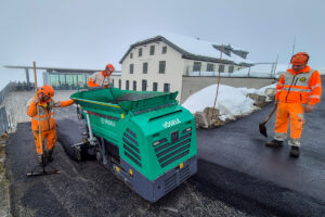Vögele Fertiger MINI 500 auf dem Schweizer Niesen