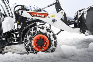 Bobcat Kompaktlader im Winterdienst im Chez Gaston