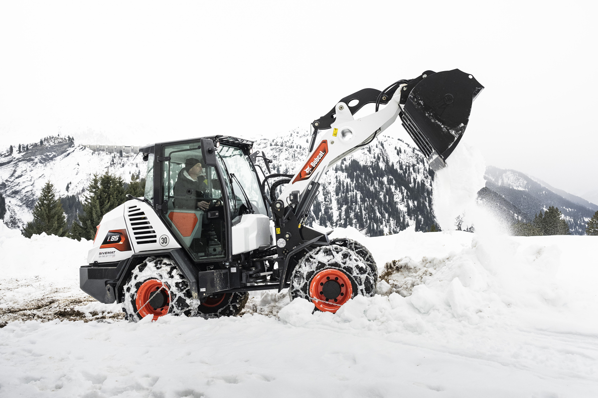 Mehr über den Artikel erfahren Bobcat – Winterdienst auf 2000 Metern