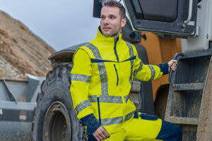 Schöffel PRO zeigt neue Warnschutz-Kollektion auf der A+A 2025