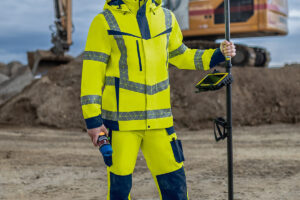 Schöffel PRO zeigt neue Warnschutz-Kollektion auf der A+A 2025