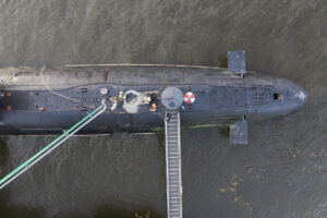 Unterwasserbeton von Heidelberg Materials sichert Erhalt von U-434 am Hamburger Fischmarkt