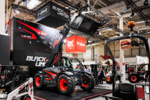 Bobcat V-Drive Teleskoplader in der Black Limited Edition, vorgestellt auf der Agritechnica 2025.