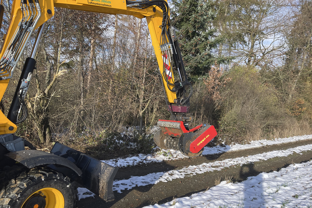 Holp RotoTop am JCB Hydradig im Einsatz bei Andreas Jansen aus Lierschied