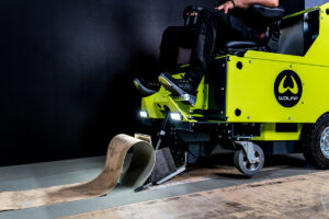 Wolff Aufsitz-Stripper Independence mit Vanguard Fi5.0 Lithium-Ionen-Akkus.