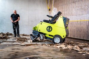 Wolff Aufsitz-Stripper Independence mit Vanguard Fi5.0 Lithium-Ionen-Akkus.