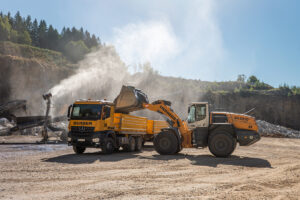 Jubiläumsradlader L 580 XPower von Liebherr bei Berger Rohstoffe GmbH im Einsatz