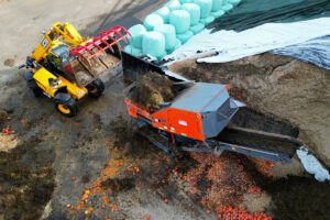 Mehr über den Artikel erfahren Arjes Compaktor 300 auf dem Pferdehof