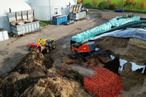 Arjes Compaktor 300 der Moerschen Mobile Aufbereitung GmbH im Einsatz auf dem Pferdehof von Markus Wipperfürth